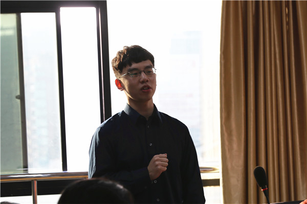 陈哲远.jpg